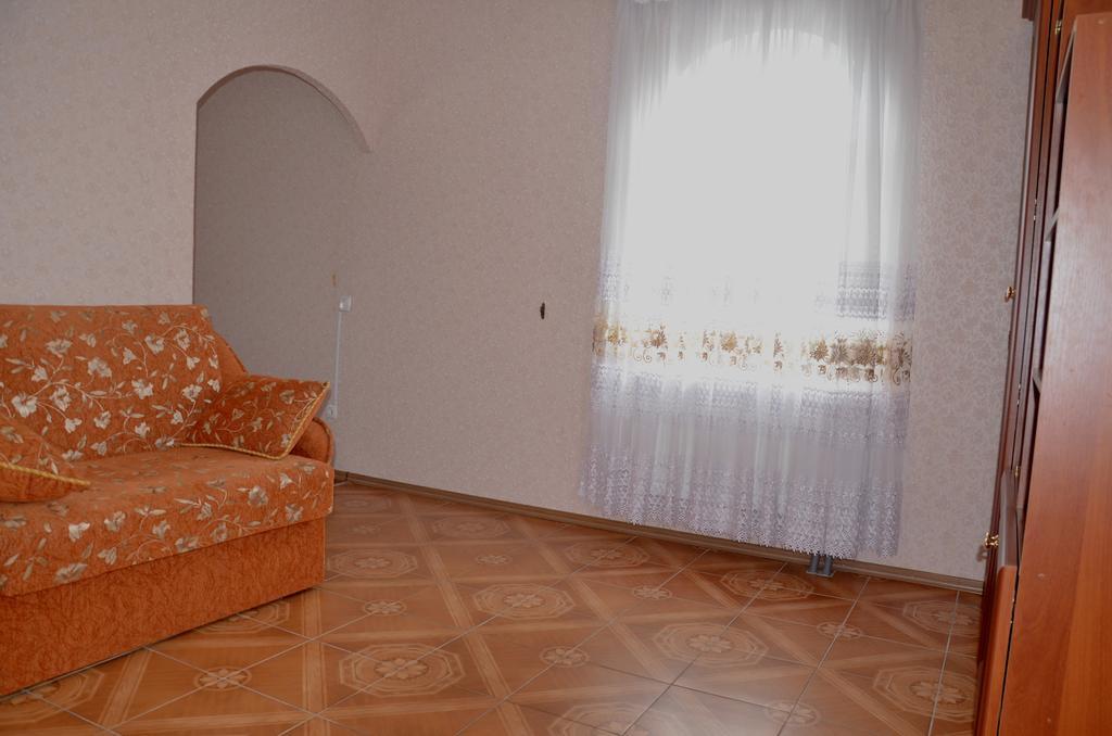 Kseniya Hotel Kamianets-Podilskyi Habitación foto